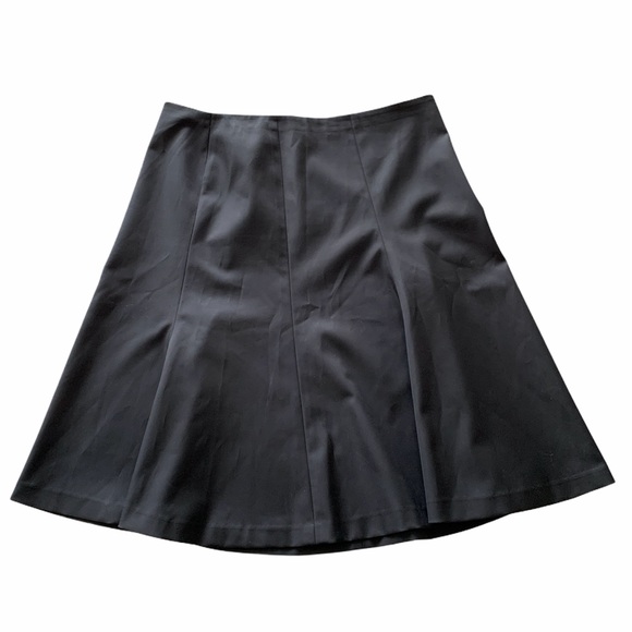 Black midi skirt in size M - Picture 2 of 4